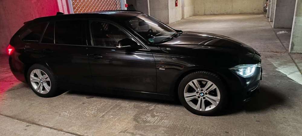 BMW 320 320d Touring Aut. Sport Line