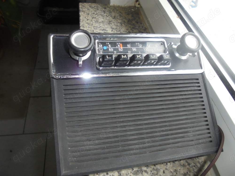 Autoradio mit Lautsprecher Orginal BMW 2  Top Zustand 
