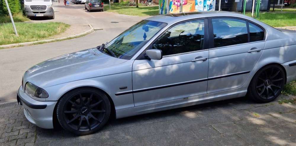 BMW 328 328i