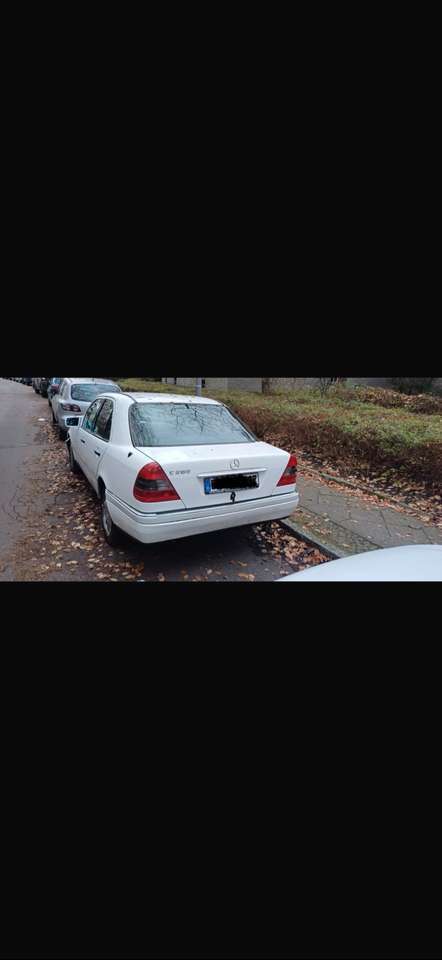 Mercedes-Benz C 200 Unfallauto, Motor funktioniert!