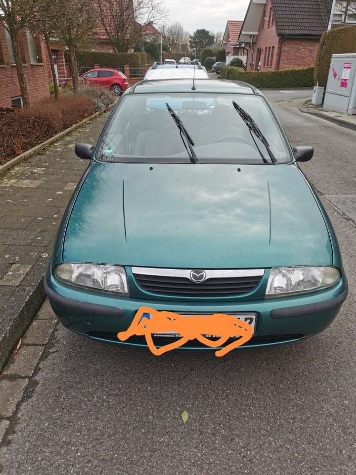 Mazda 121 121