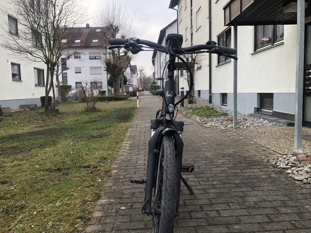 Neuwertiges E Bike Damenfahrrad Winora Tria 10