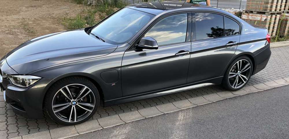BMW 330 330e iPerformance M Sport