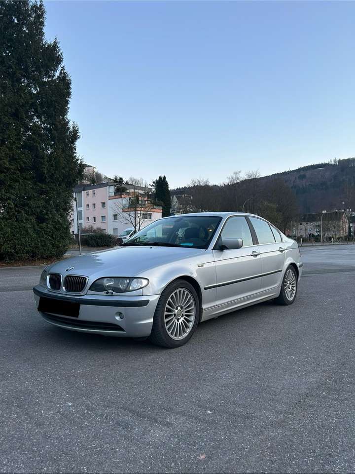 BMW 330 330d *Xenon* 2. Rentnerhand