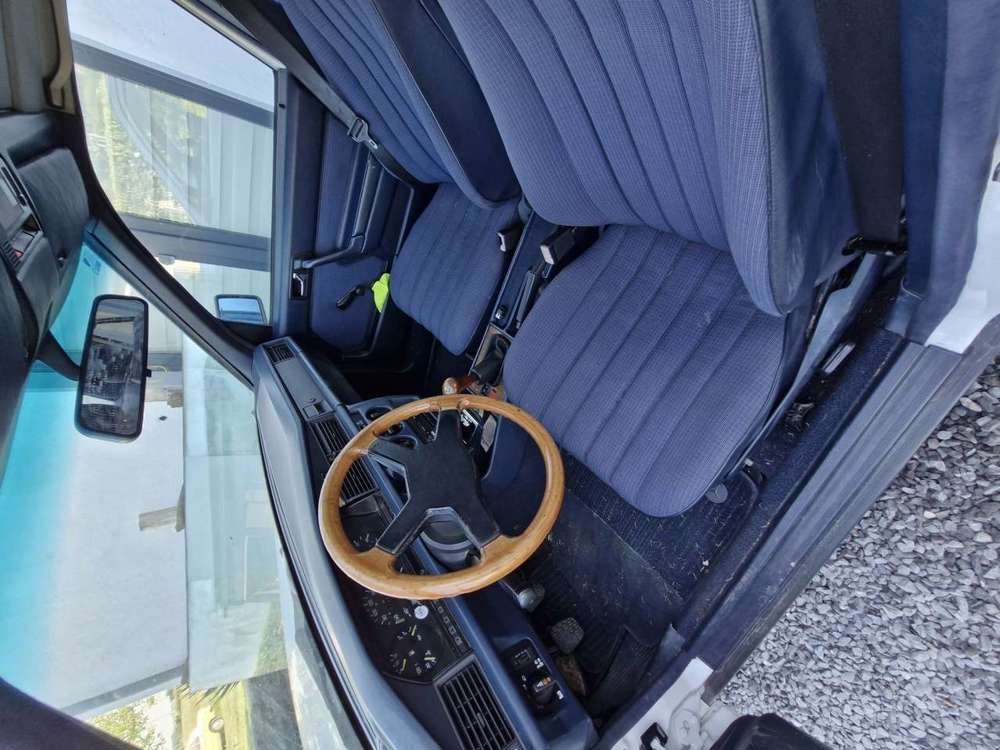 Mercedes-Benz 190 D 2.5