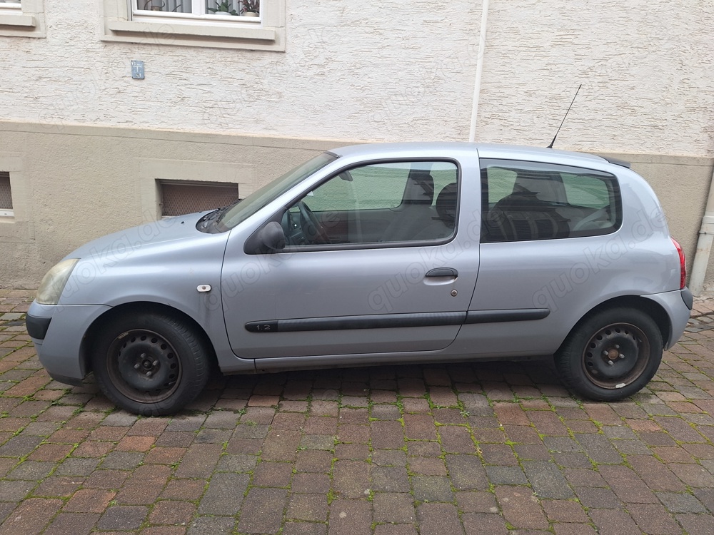 Renault Clio Baujahr 2005 zu verkaufen