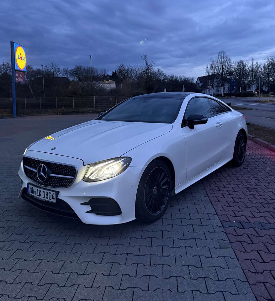 Mercedes-Benz E 220 d Coupe |Pano|Burmester|AMGLine|Night|WIDESCR.