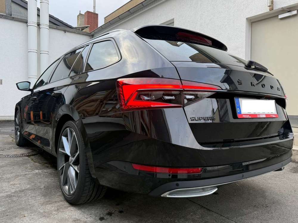Skoda Superb Superb Combi 2.0 TDI DSG Sportline