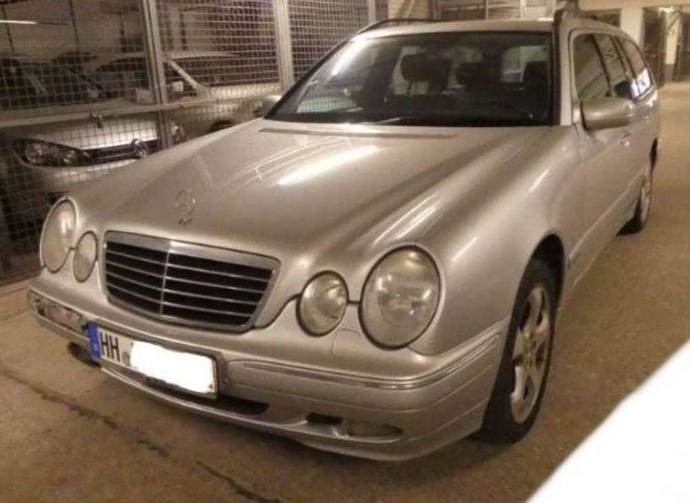 Mercedes-Benz E 320 T Avantgarde 4-Matic