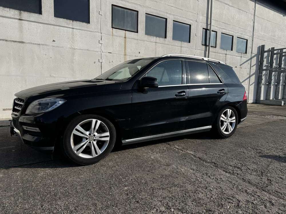 Mercedes-Benz ML 350 ML 350, Leder, Panorama, Abstand, Sitzklima, Voll