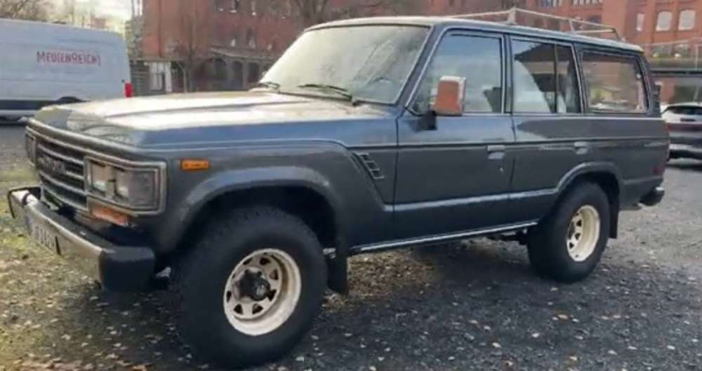 Toyota Land Cruiser FJ62