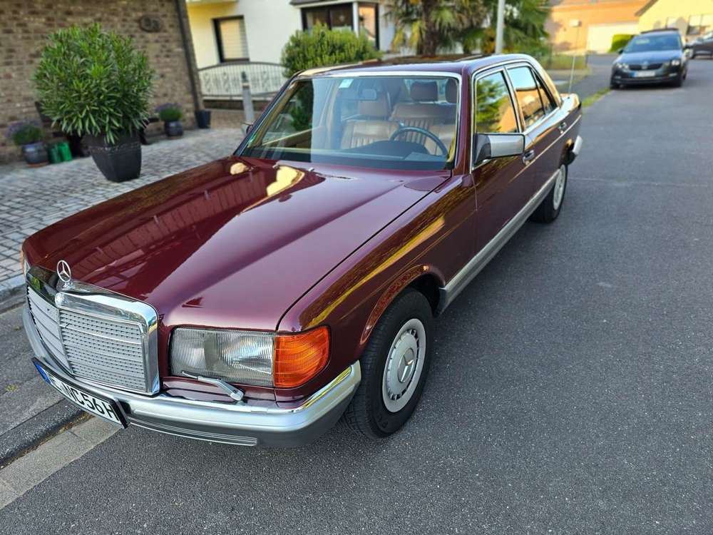Mercedes-Benz 380 W126