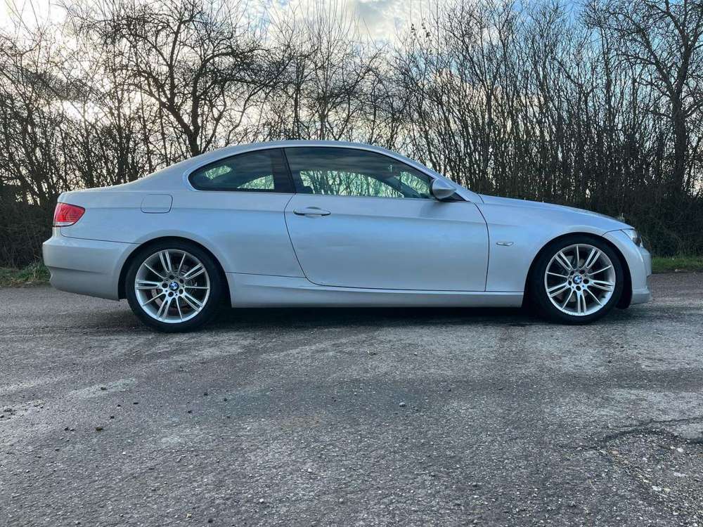 BMW 325 325i Coupe Aut. TÜV NEU