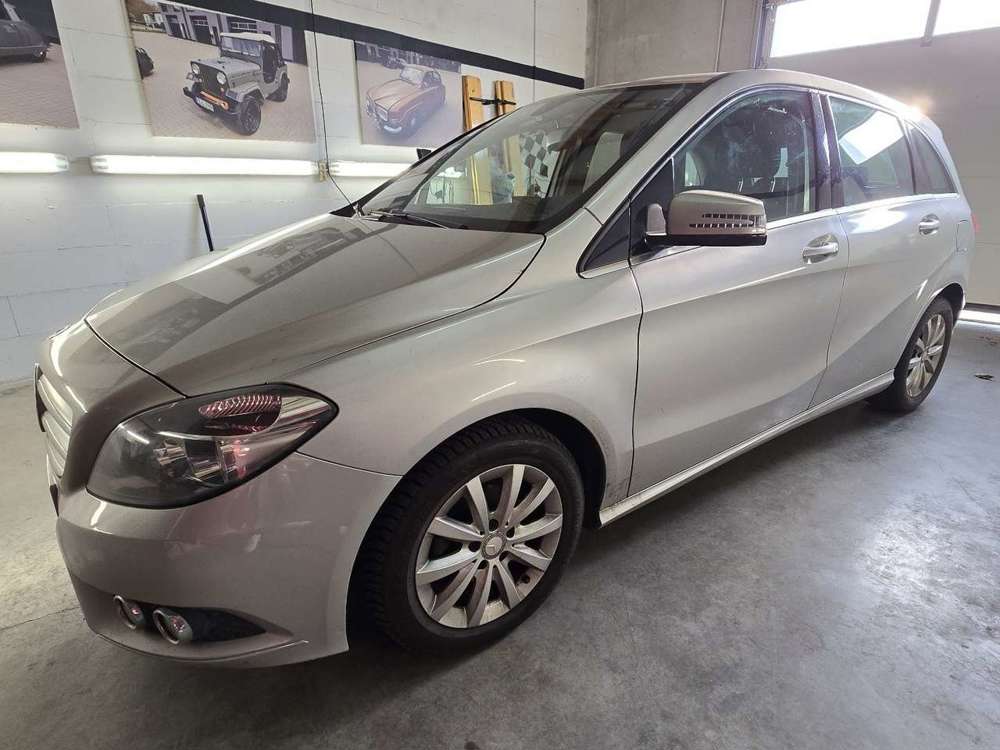 Mercedes-Benz B 180 B 180