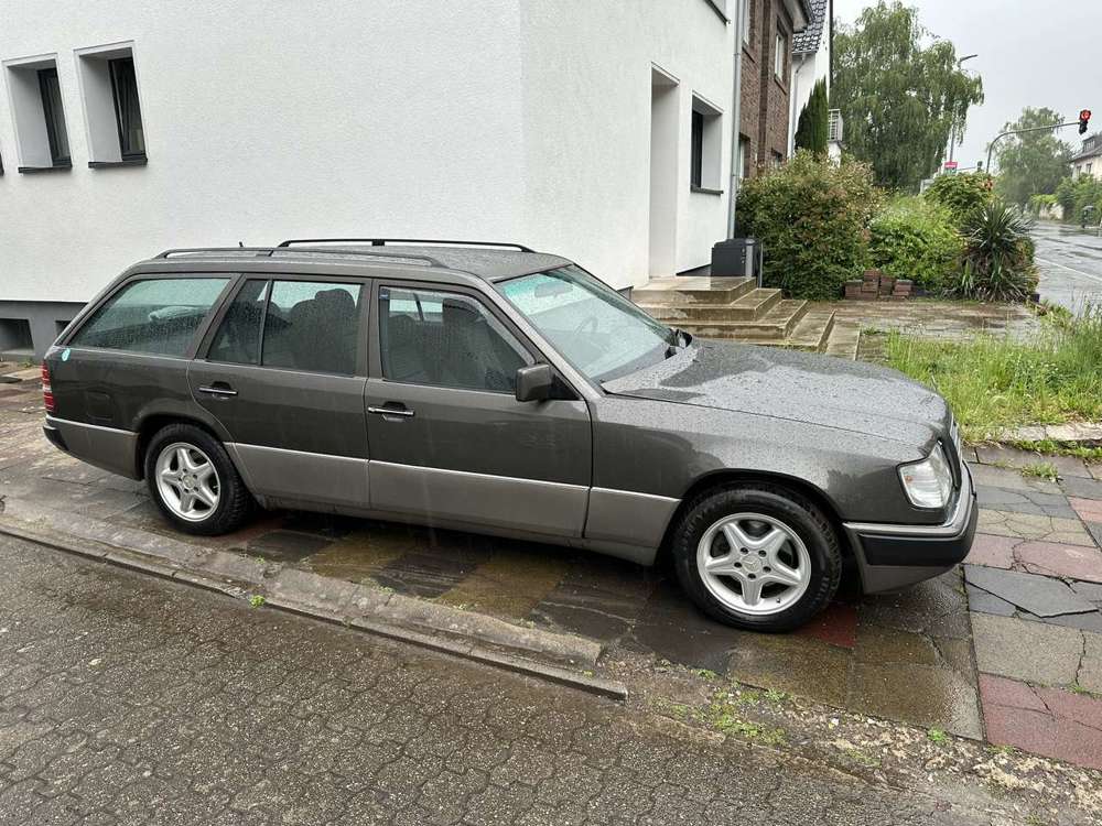 Mercedes-Benz E 250 TD
