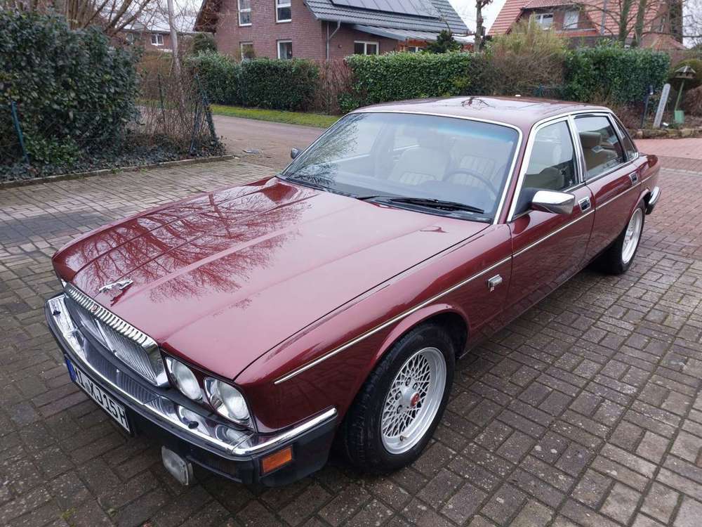 Jaguar XJ6