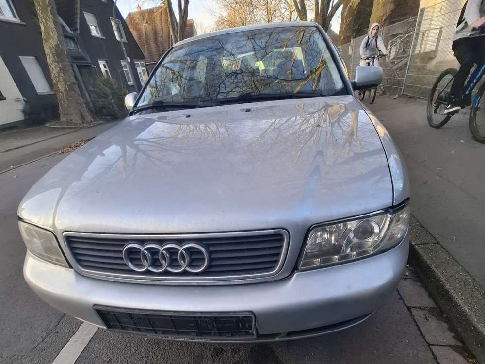 Audi A4 1.6
