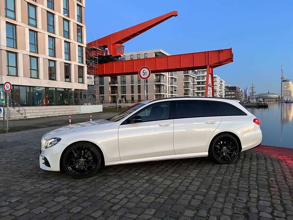 Mercedes-Benz E 300 E 300 d (213.208)
