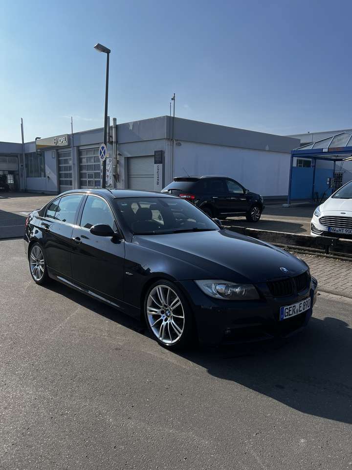BMW 320 BMW E90 320d M-Paket