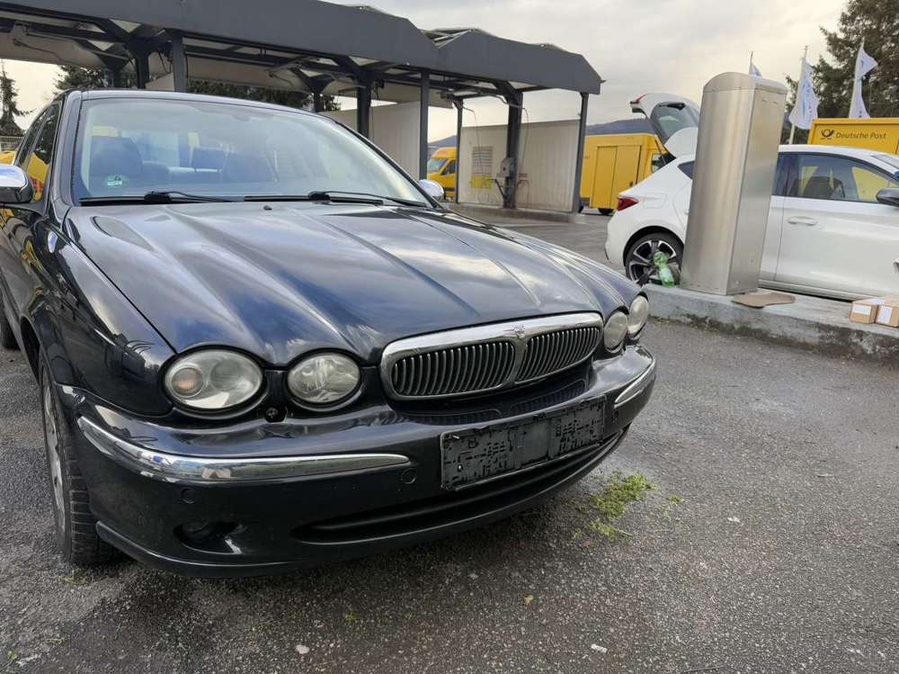 Jaguar X-Type 2.5 V6 4x4 Aut Executive mitTüv und neuen Brems