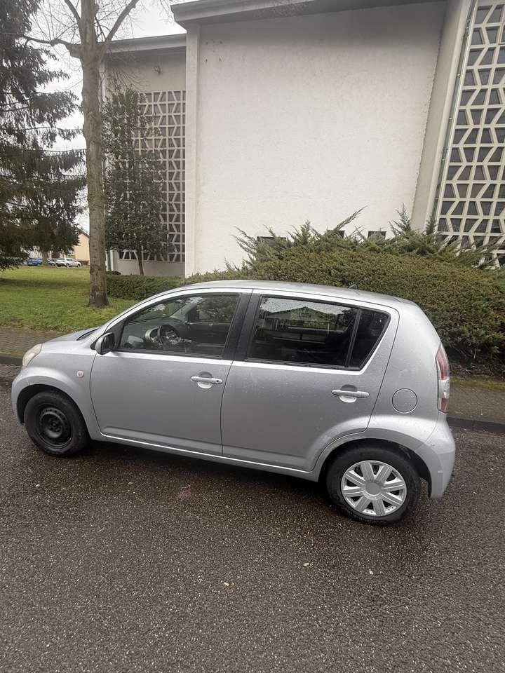 Daihatsu Sirion 1.0