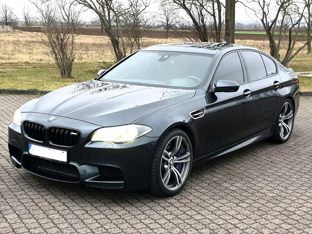 BMW M5 DKG