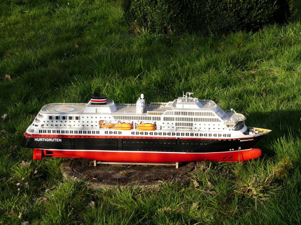 Modellschiff 1:100 Midnatsol Hurtigruten,Schiff,Postschiff