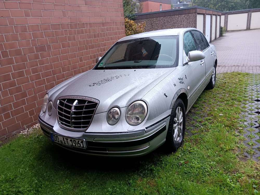 Kia Opirus