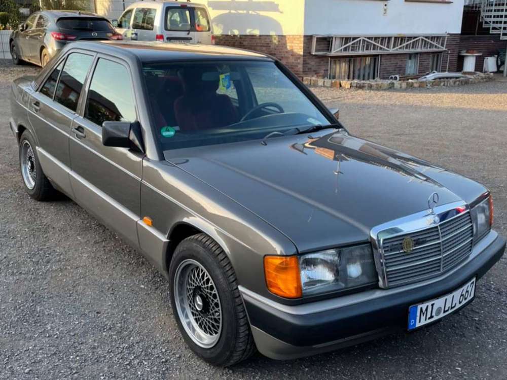 Mercedes-Benz 190 190 E 1.8