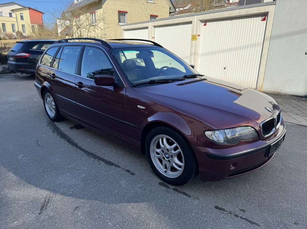 BMW 318 *Kombi*TÜV*LEDER*KLIMA*Xsenon*Ahk*Alufelgen