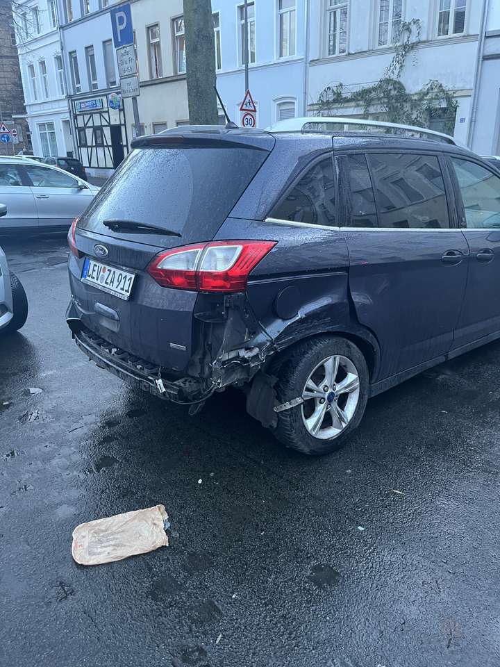 Ford Grand C-Max Champions Edition