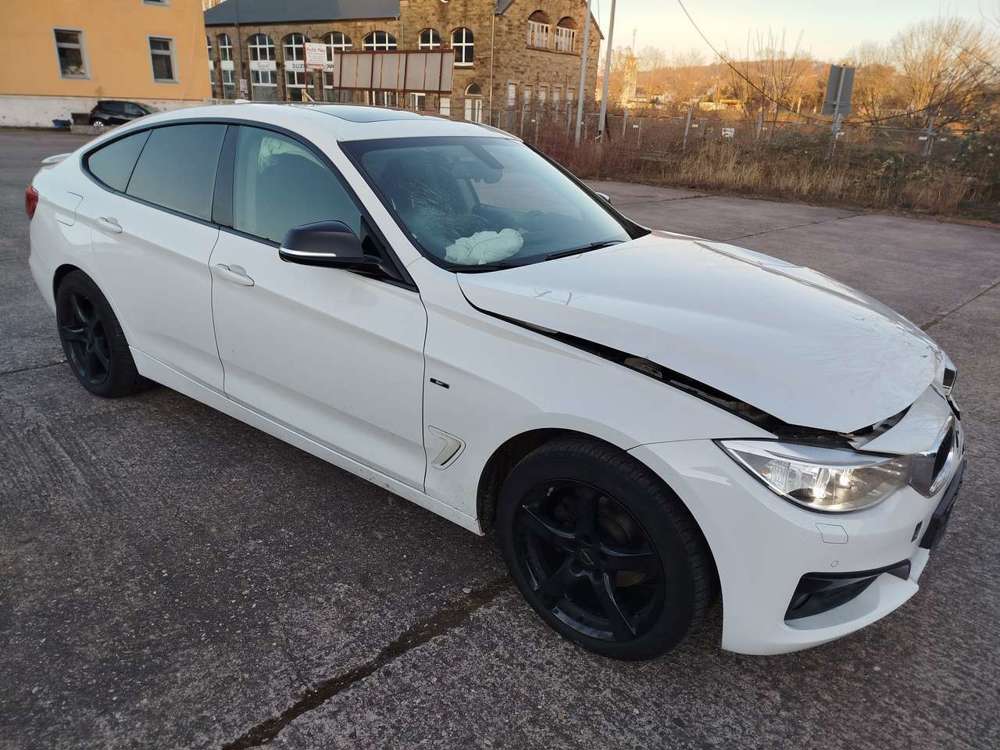 BMW 320 320i xDrive GT Sport Line