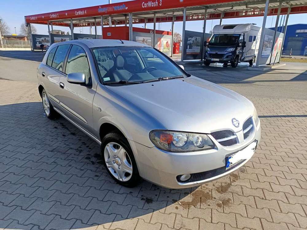 Nissan Almera