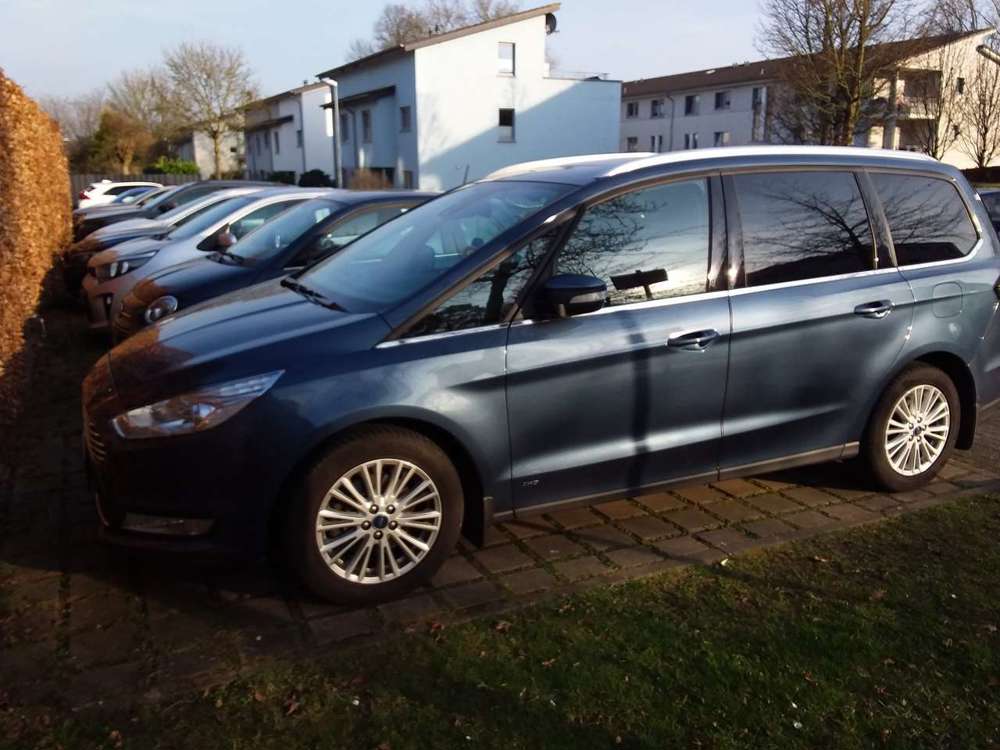 Ford Galaxy Klima+Allrad+Aut.+Titanium+PANO+StandHz