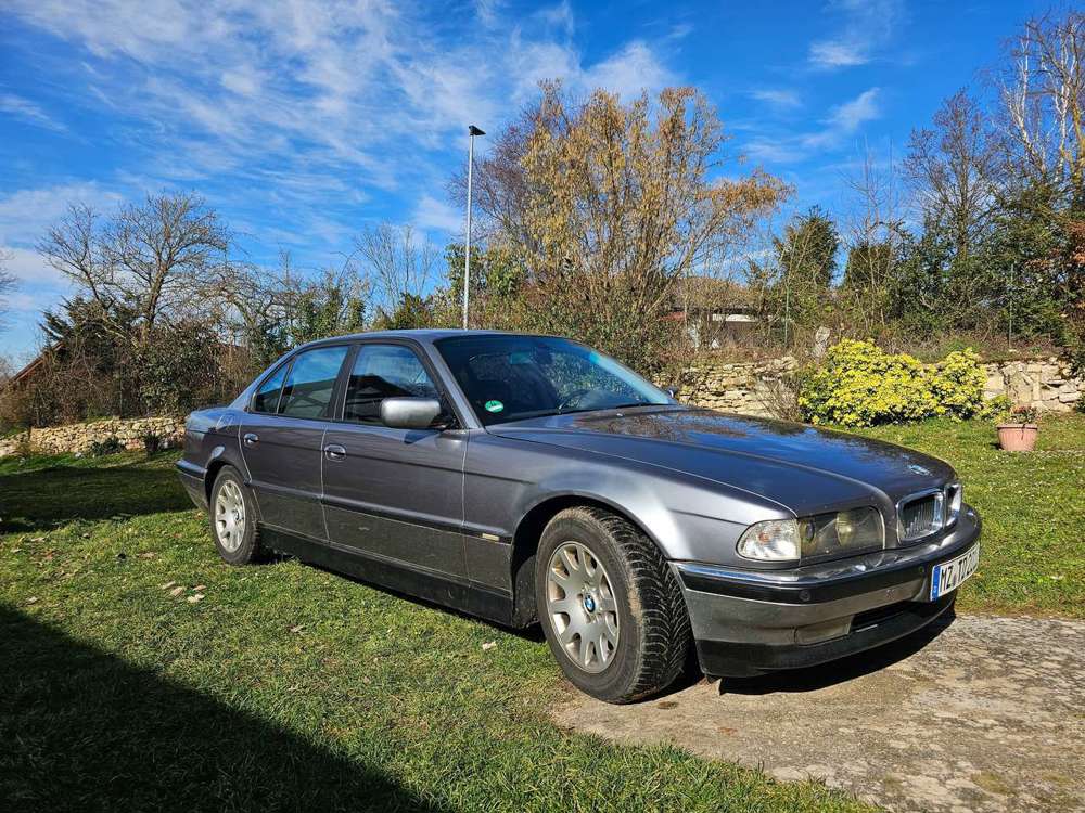 BMW 740 740i