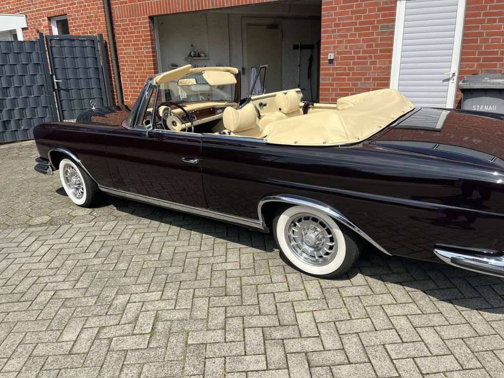 Mercedes-Benz 280 w111 Cabrio