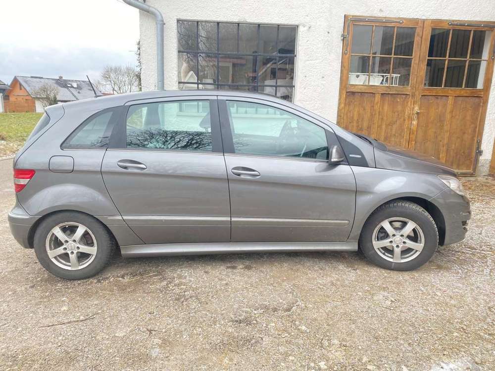 Mercedes-Benz B 180 B 180 (245.232)