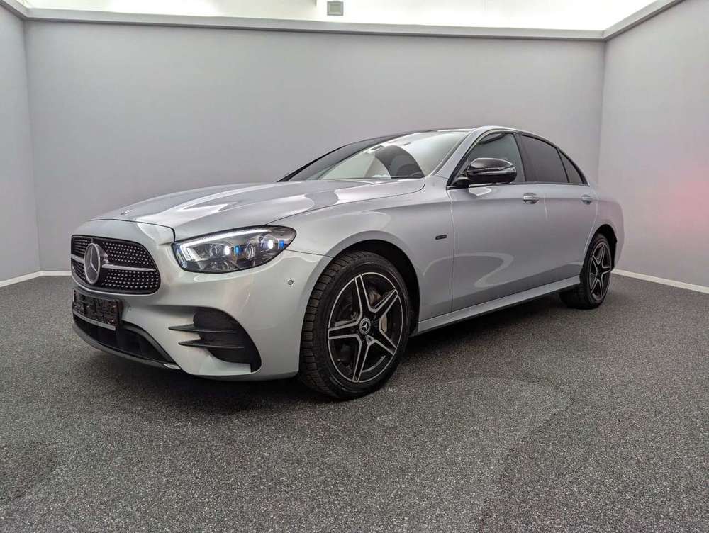 Mercedes-Benz E 300 de 4M AMG LINE*ACC*PANO*MULTIB*360°*BURMES Mercedes-Benz E 300 de 4M AMG LINE*ACC*PANO*MULTIB*360°*BURMES