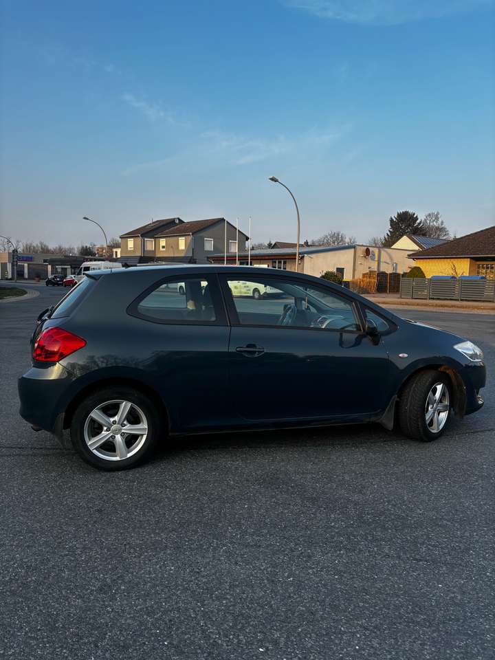 Toyota Auris 1.6 VVT-i Sol