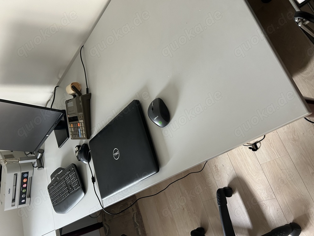 2 Schreibtische inkl. Winkelelement 2 Schreibtische inkl. Winkelelement
