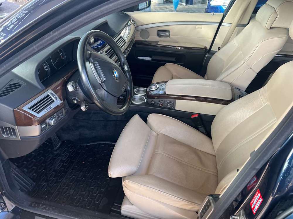 BMW 740 740i