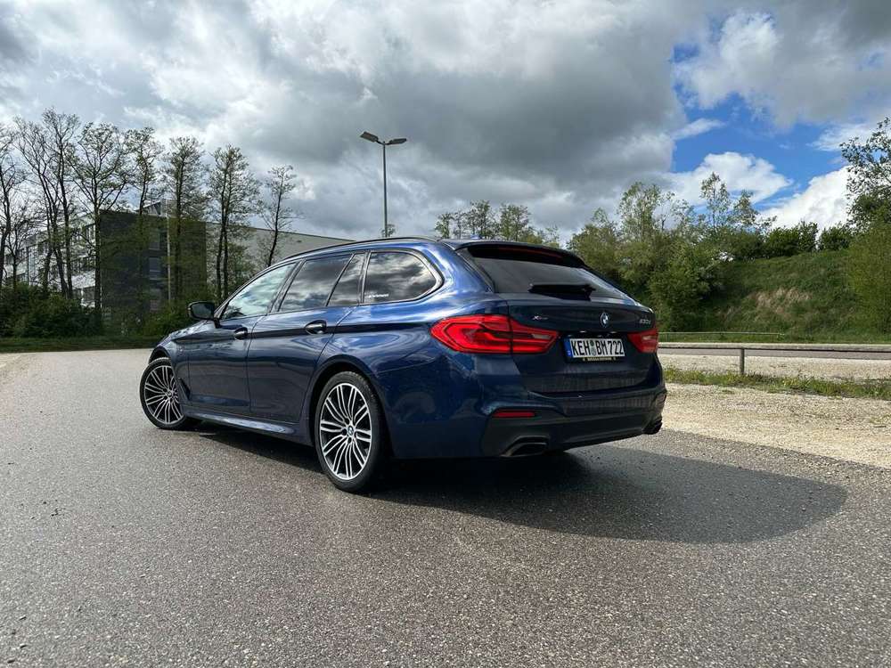 BMW 530 530d xDrive Touring Sport-Aut.