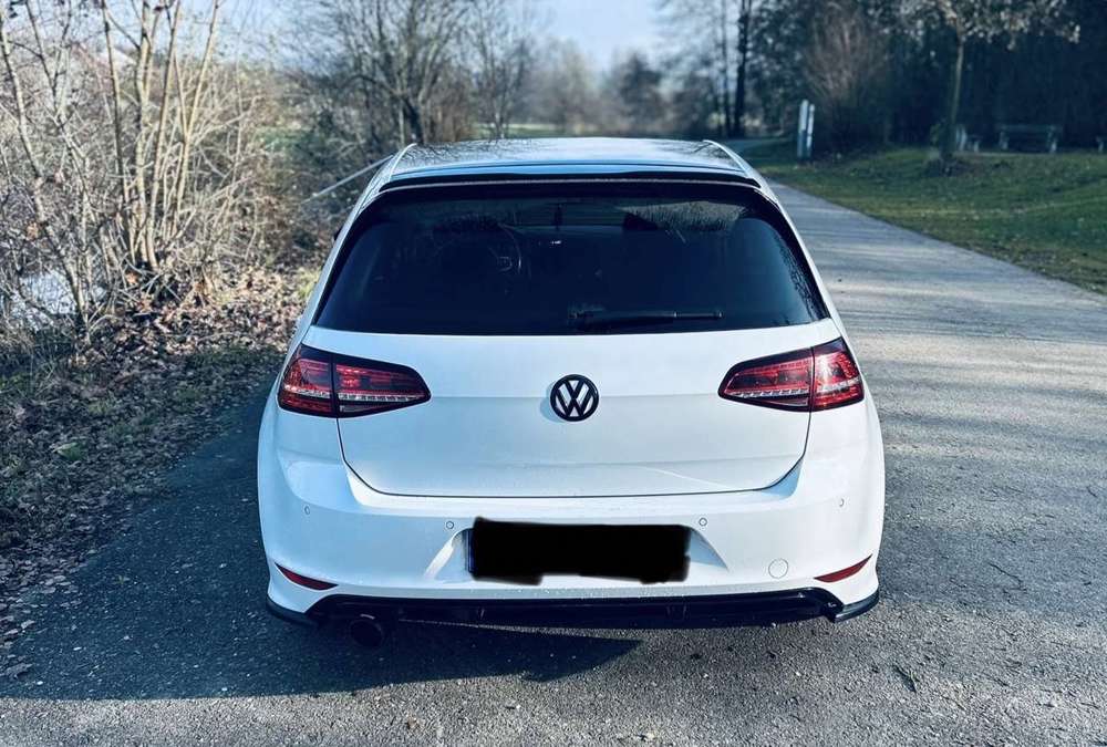 Volkswagen Golf 1.2 TSI BlueMotion Technology Trendline R line