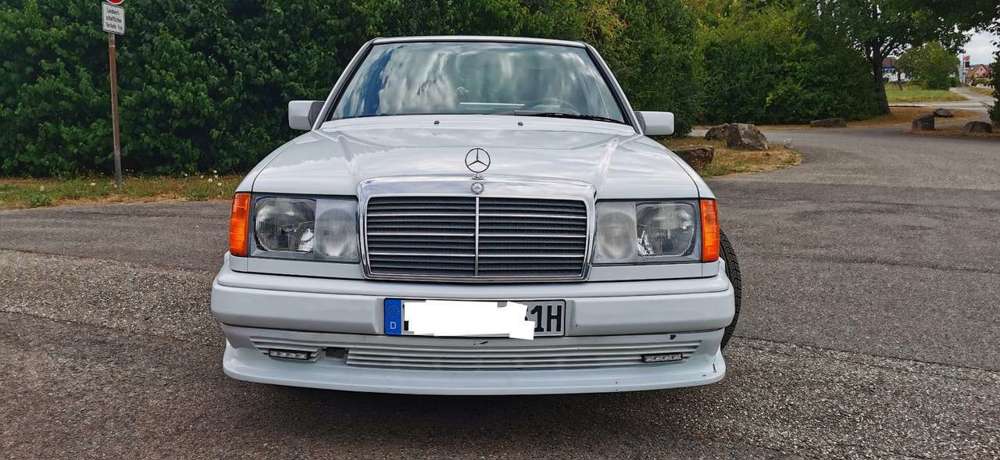 Mercedes-Benz E 260 Oldtimer mit H-Zulassung