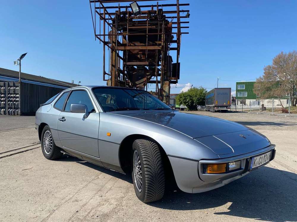 Porsche 924