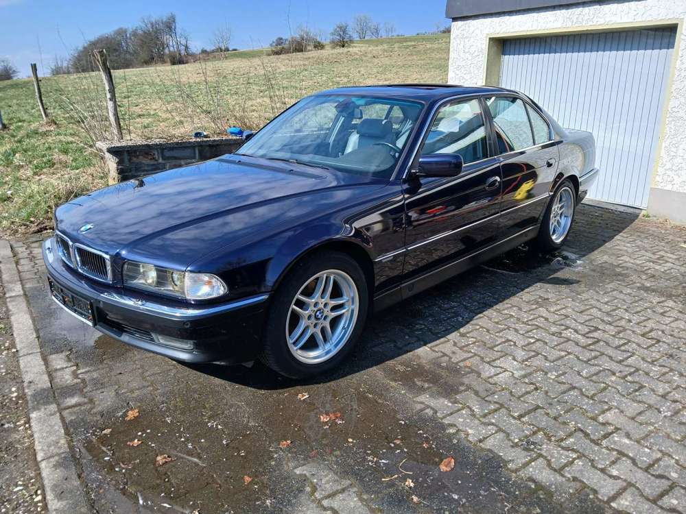 BMW 740 740i