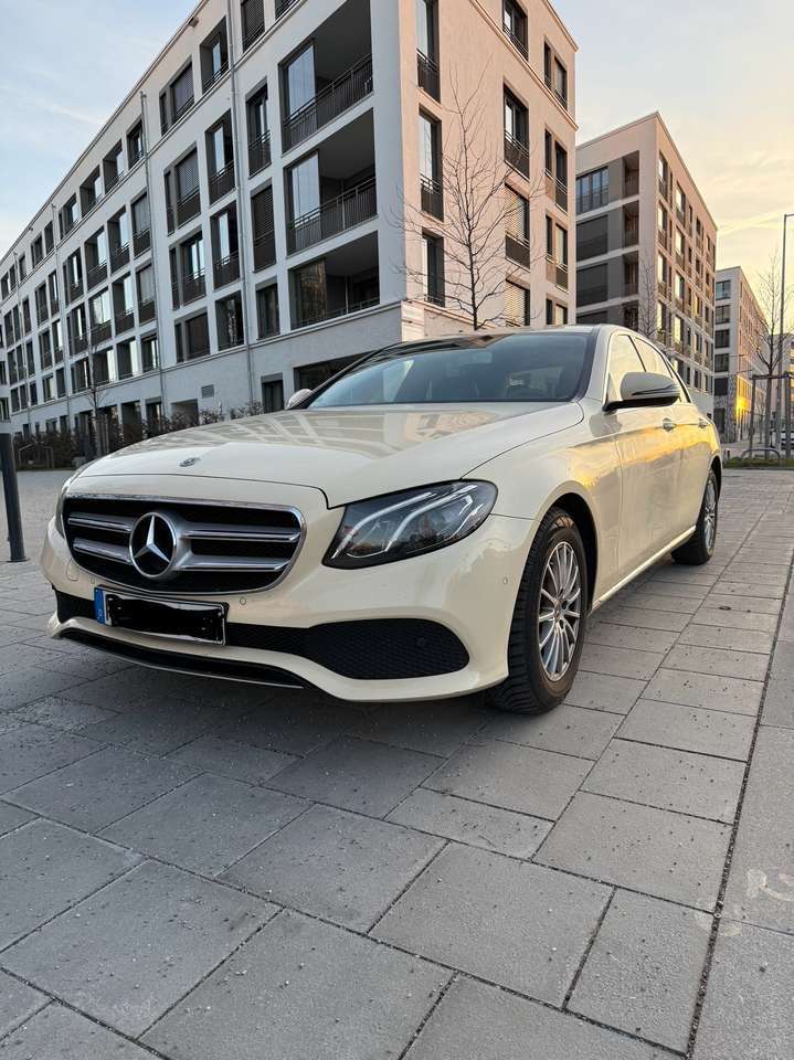 Mercedes-Benz E 220 E 220 d (213.004)