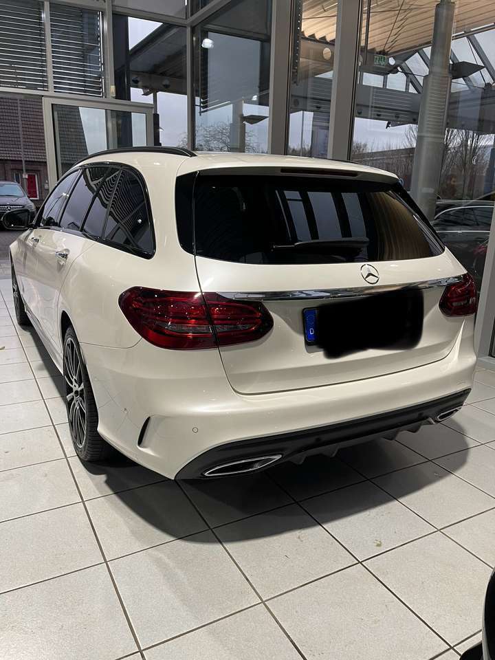 Mercedes-Benz C 220 d T 9G-TRONIC AMG Line