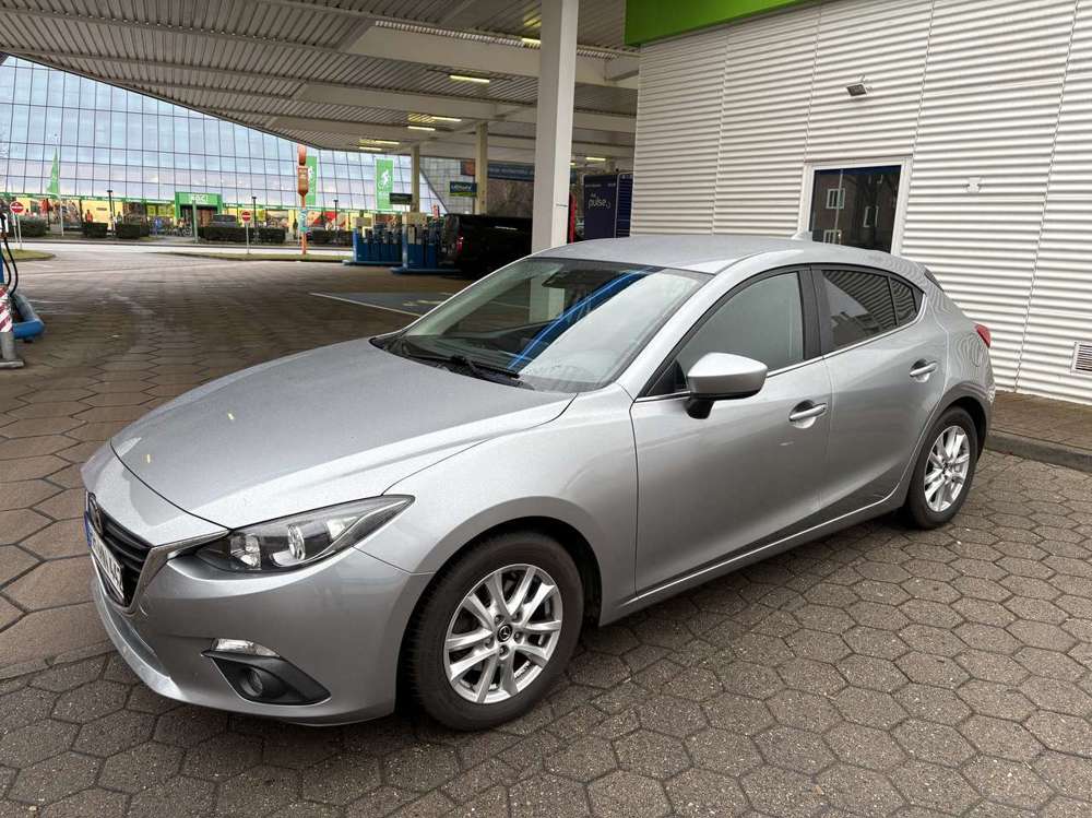 Mazda 3 Center-Line