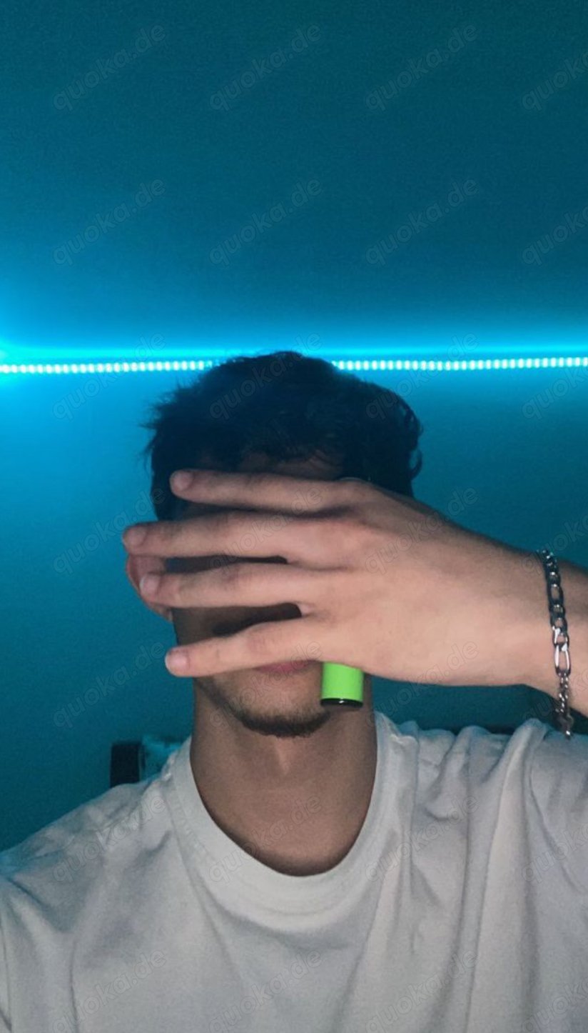 Suche jemanden für bisschen spaß. Bin 21 Jahre und männlich. Suche jemanden für bisschen spaß. Bin 21 Jahre und männlich.